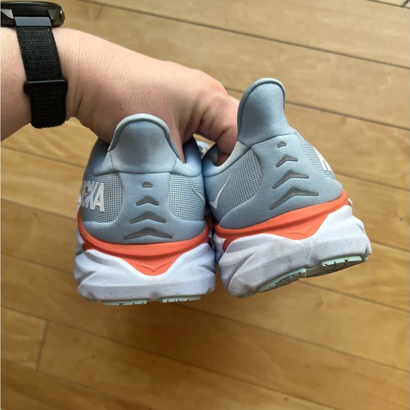 Clifton 8 - Size 9 WIDE | Like New - Picture 7 of 7